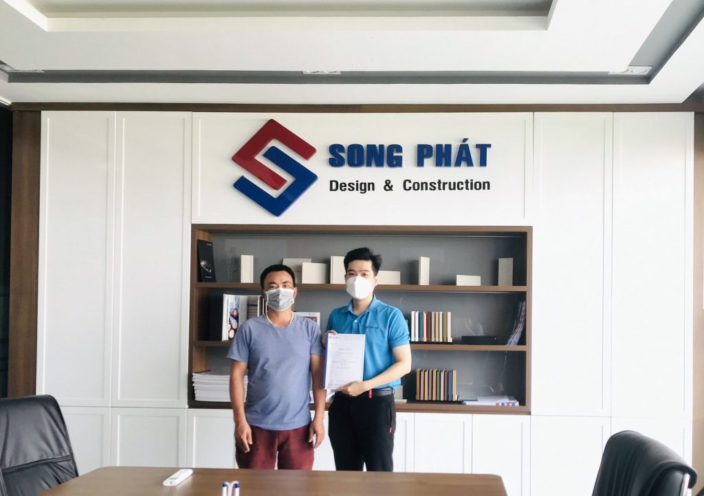 CĐT anh Dương đã đến trực tiếp văn phòng Song Phát nhận tư vấn và ký hợp đồng 