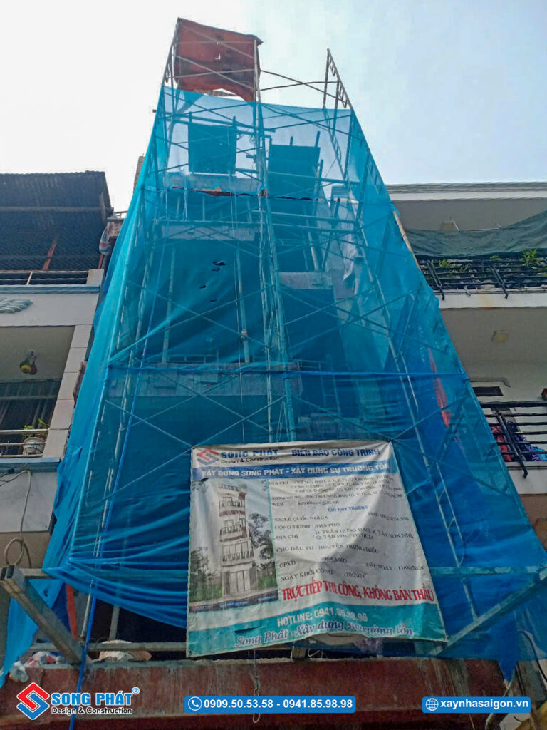 7/12 Mặt tiền công trình đang thi công