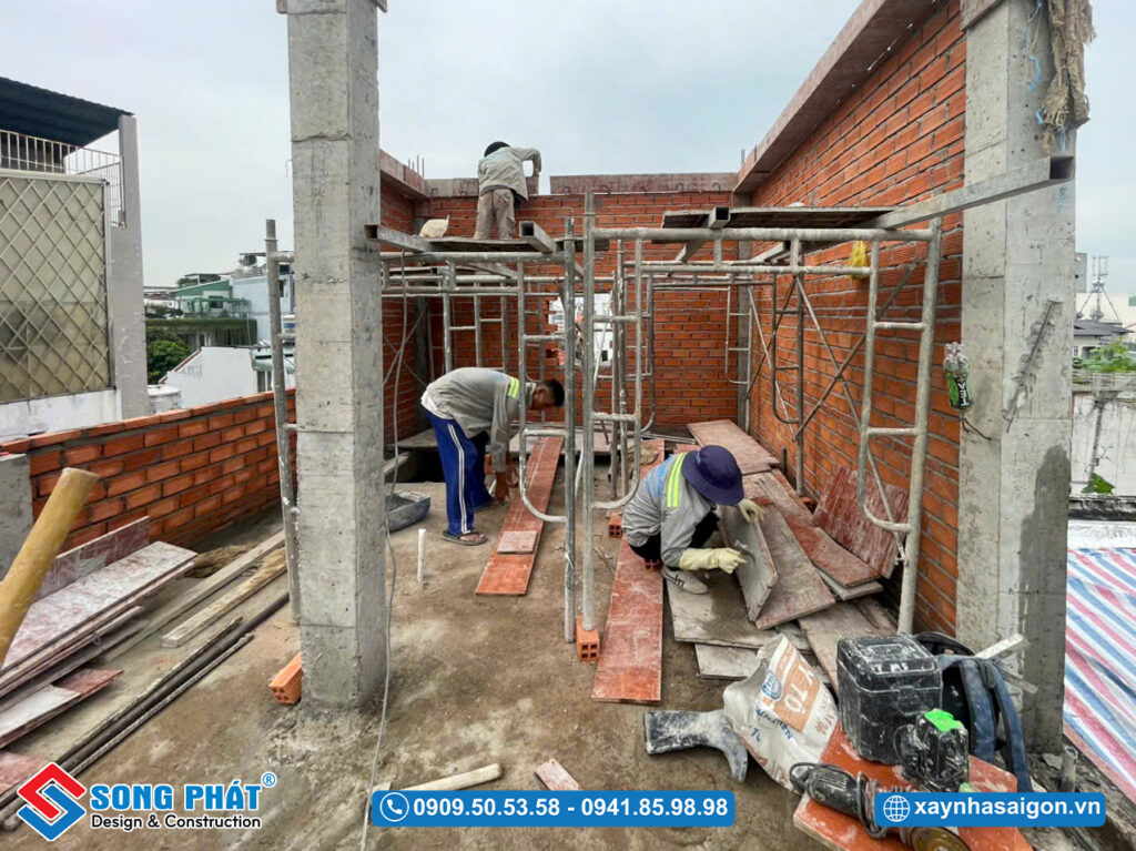 7/12 Xây tường bao sân thượng