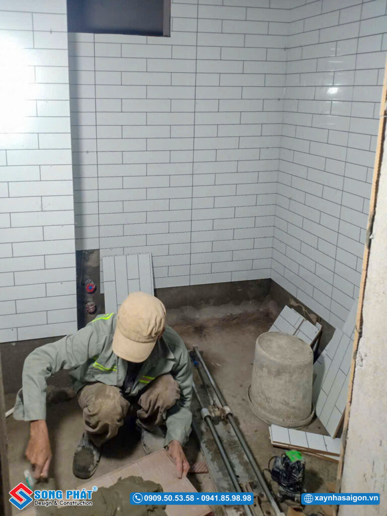 22/2 Ốp gạch WC