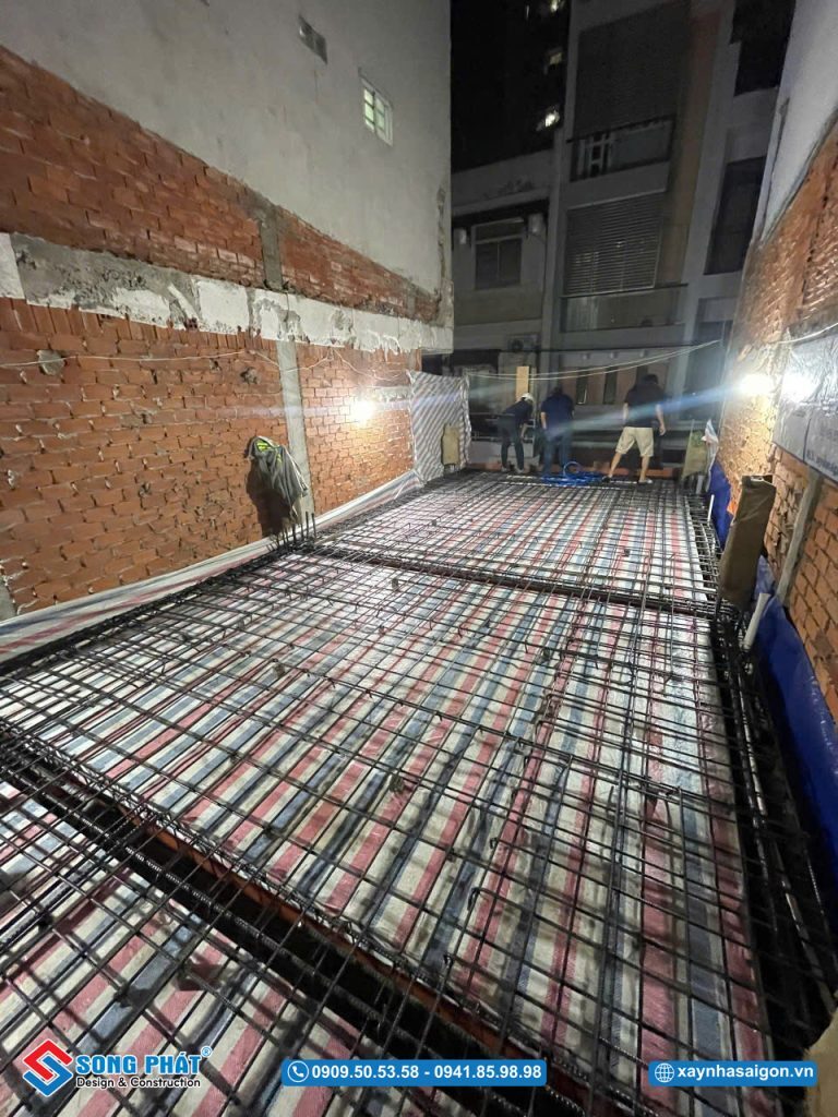 06/11 Đi thép sàn lầu 1