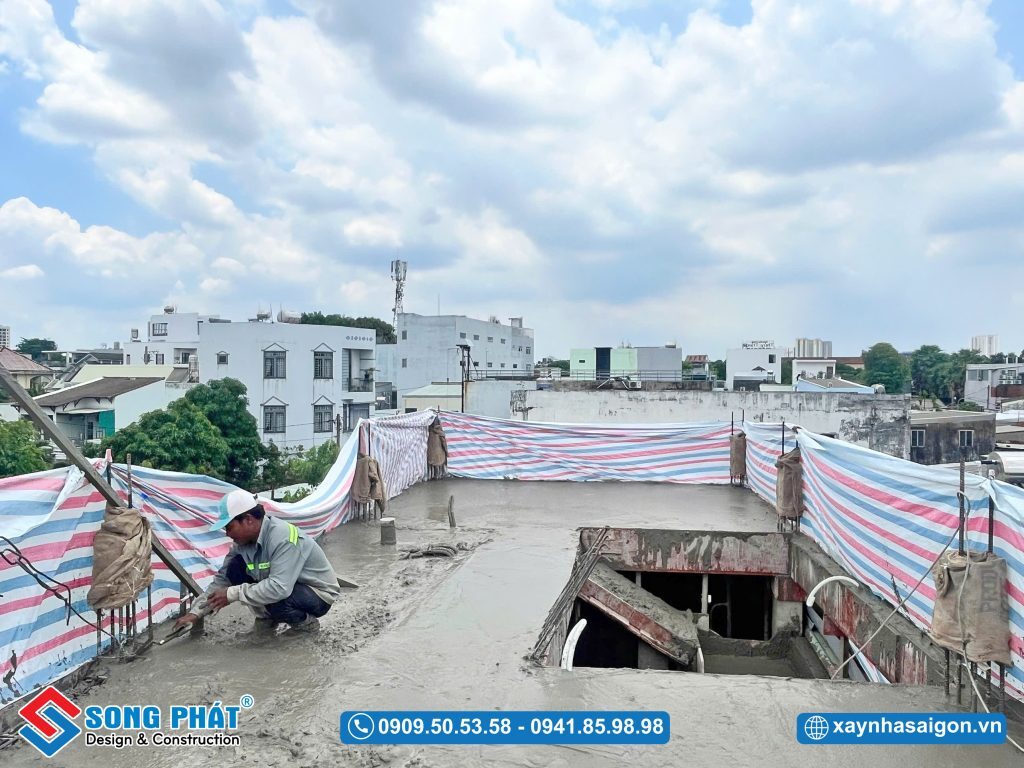 Đổ bê tông sàn lầu 2