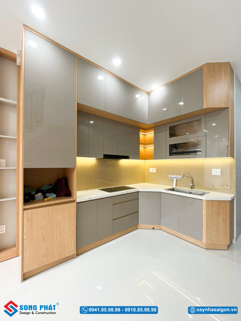 Tủ bếp chữ L tiện nghi cho sinh hoạt của gia đình