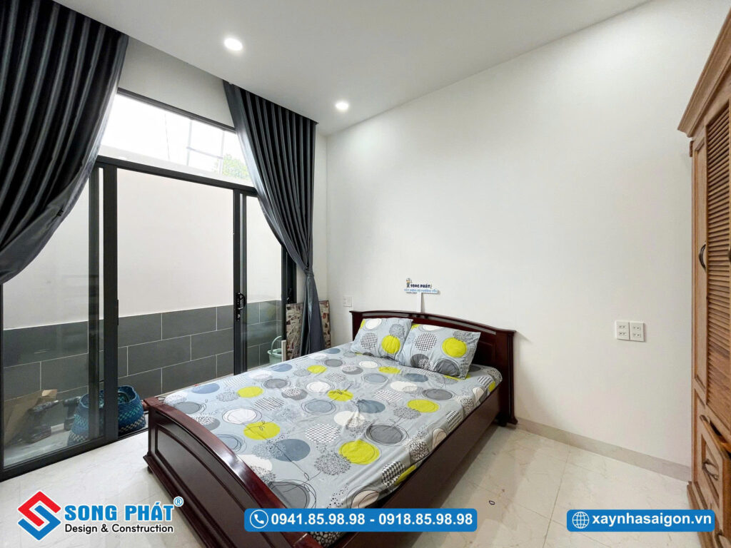 Phòng ngủ thiết kế nhẹ nhàng, mang lại cảm giác thư giãn và dễ chịu