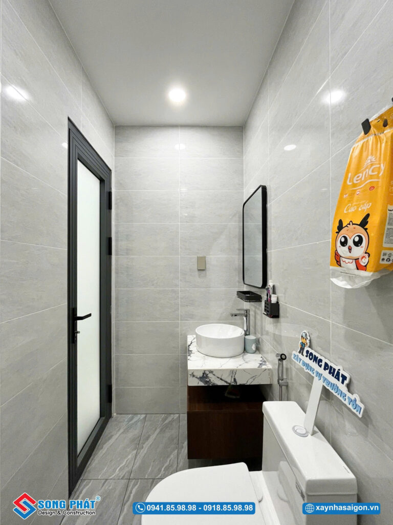 Không gian vệ sinh hiện đại, bố trí khoa học và dễ sử dụng.