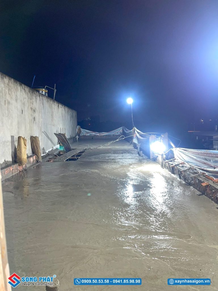 19/06 Đổ bê tông sàn lầu 2