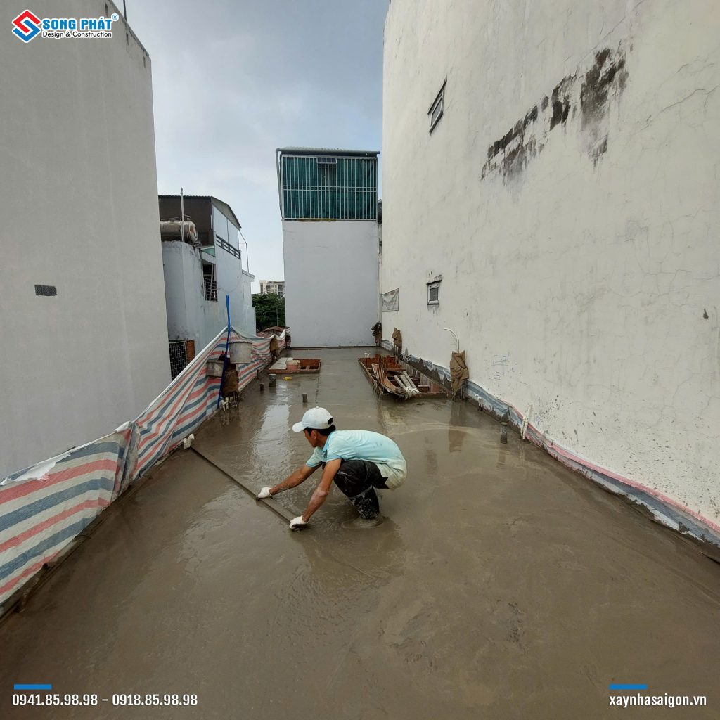 06/12 Đổ bê tông sàn lầu 2