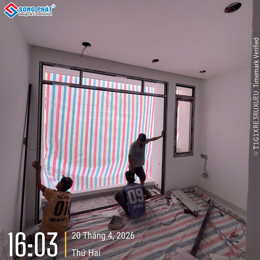 20/04 Thi công lắp đặt cửa nhôm kính