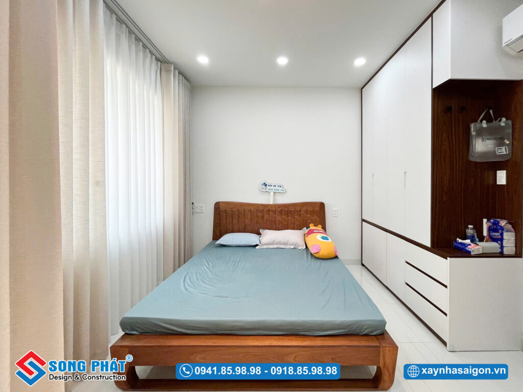 Phòng ngủ tối giản, ấm cúng – tận dụng ánh sáng tự nhiên tạo cảm giác thư giãn mỗi ngày