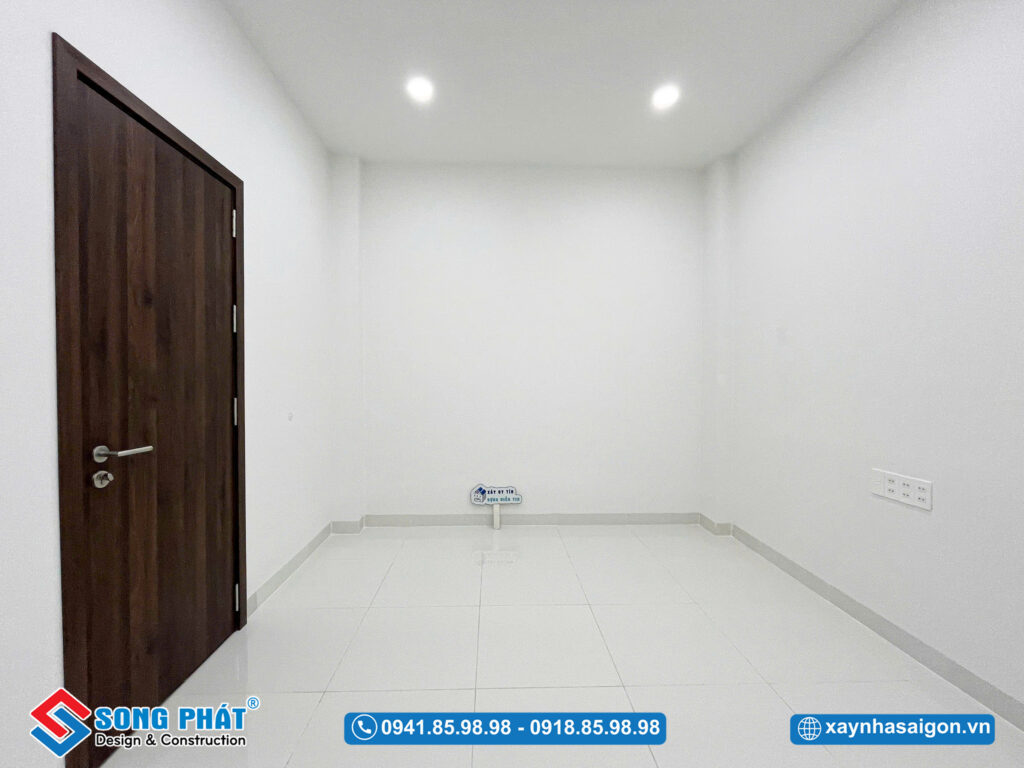 Phòng ngủ trống thoáng, sẵn sàng hoàn thiện theo gu riêng của gia chủ