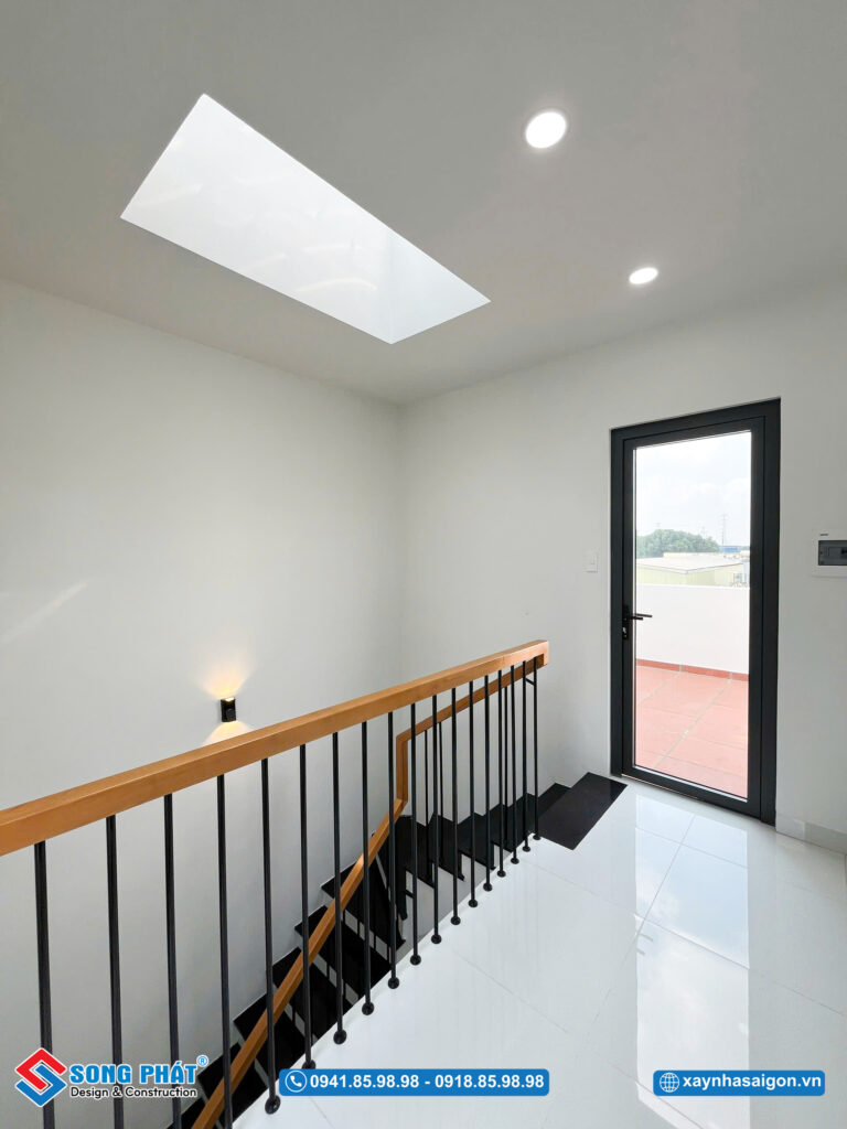 Khu giếng trời thông thoáng, đón nắng gió tự nhiên