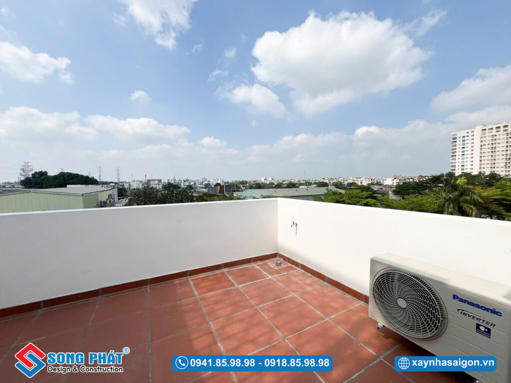 Sân thượng thoáng rộng, đón gió trời