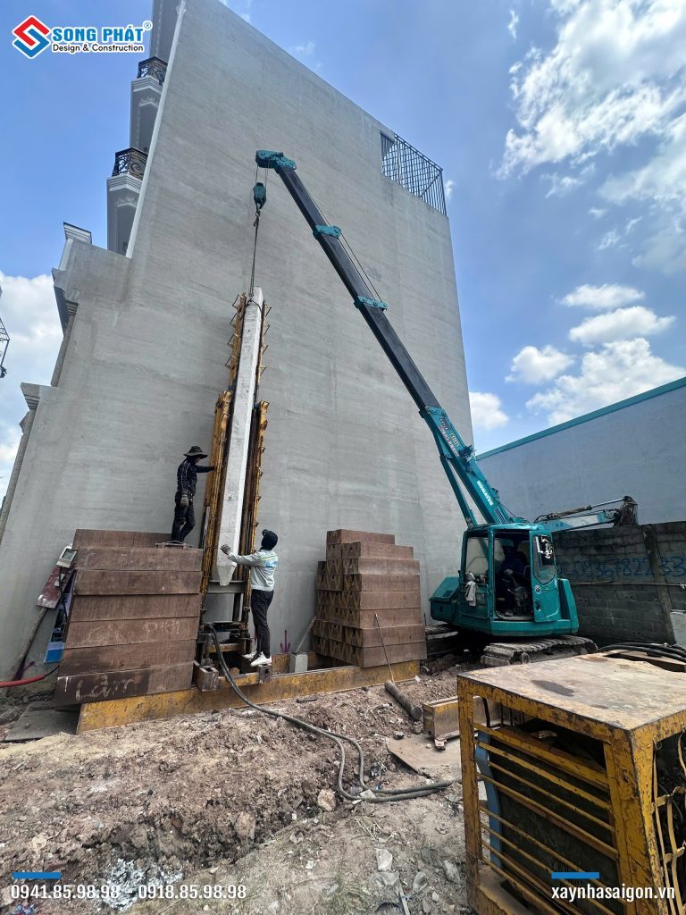 06/10 Thi công ép cọc tải cho toàn bộ công trình