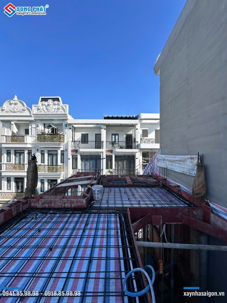 30/11 Hoàn thiện đi thép sàn sân thượng