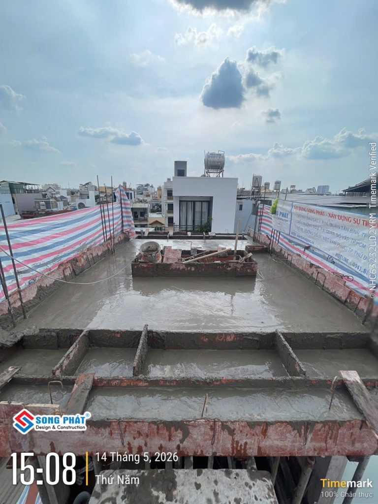 14/05 Hoàn thiện đổ bê tông sàn mái