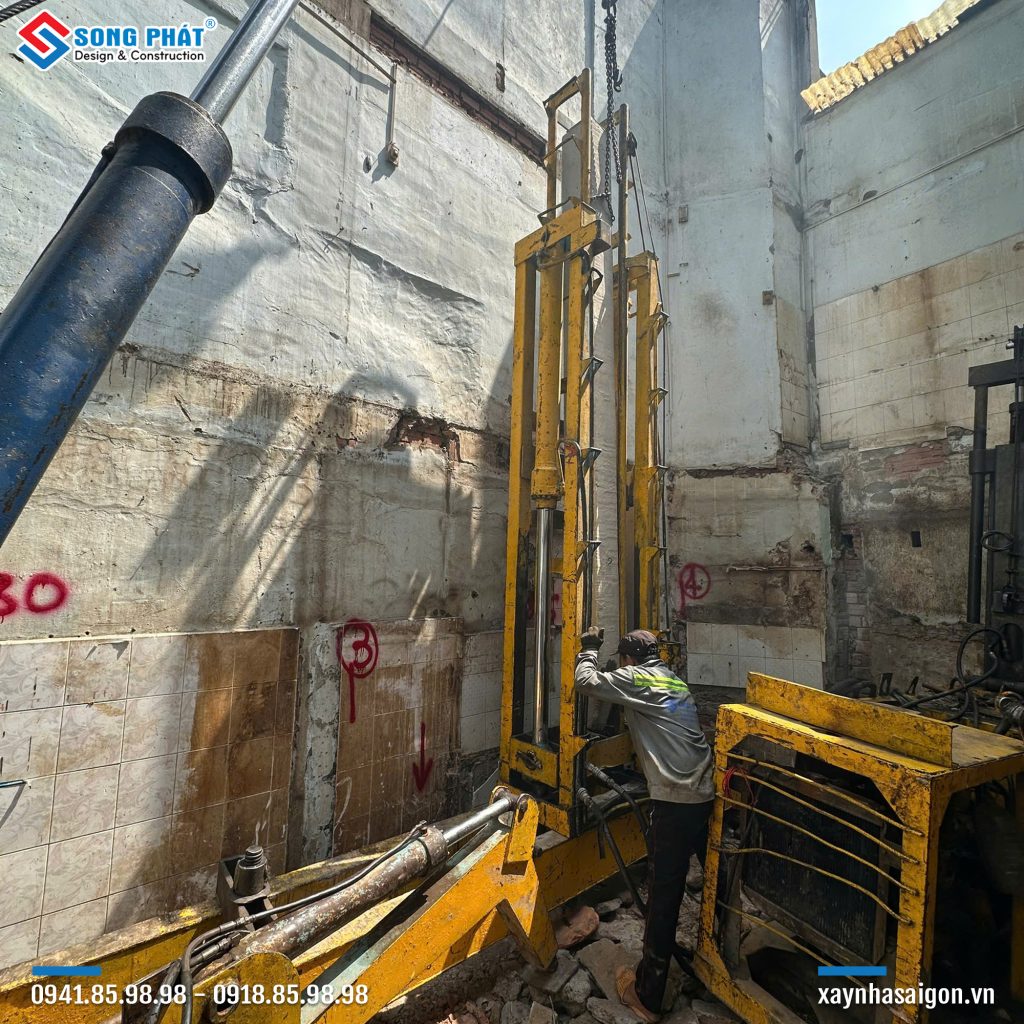 14/03 Thi công ép cọc tải