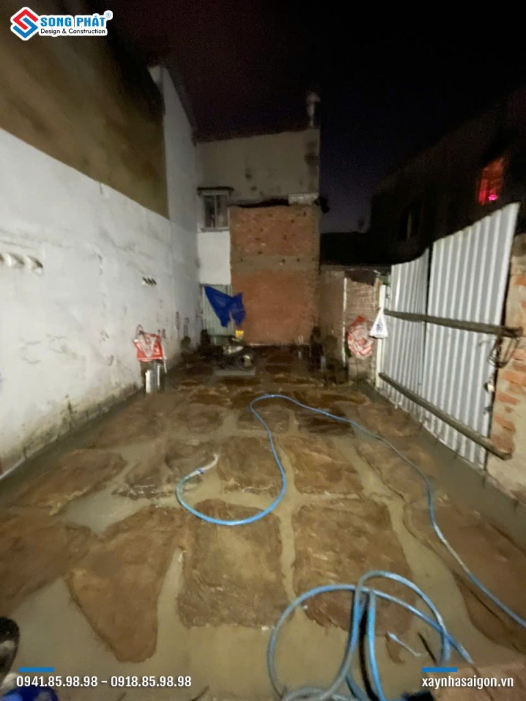 Bao che, tưới ẩm bảo dưỡng bê tông sàn