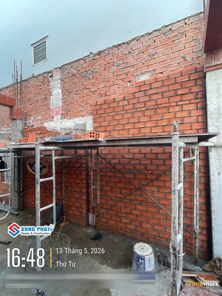 13/05 Xây tường bao lầu 1